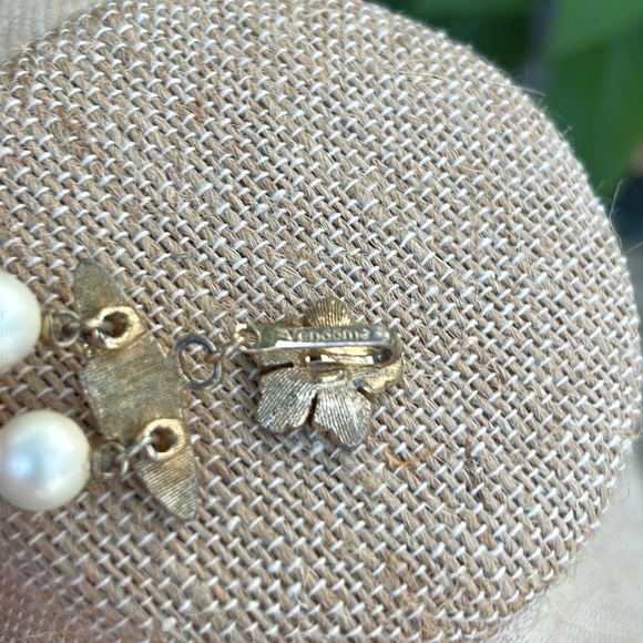 Vendome Vintage Faux Pearl & AB Crystal Necklace and Matching Cluster Clip Ons - Picture 10 of 16